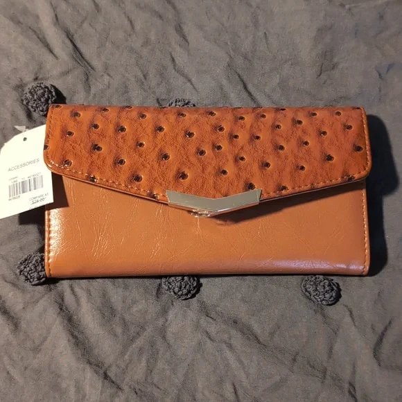 NWT Cato wallet - Picture 1 of 5